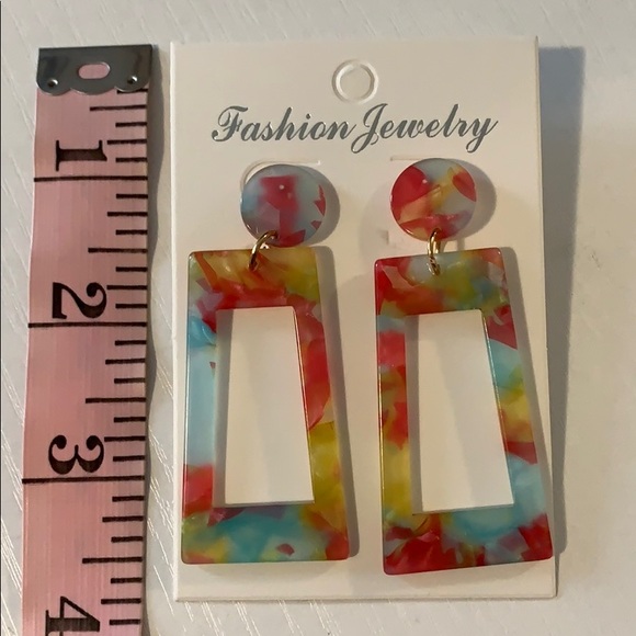 Beautiful earrings! - Picture 2 of 4